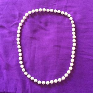 Gold and pearl necklace